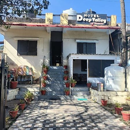 Hotel Deep Valley Mount Abu Exterior photo