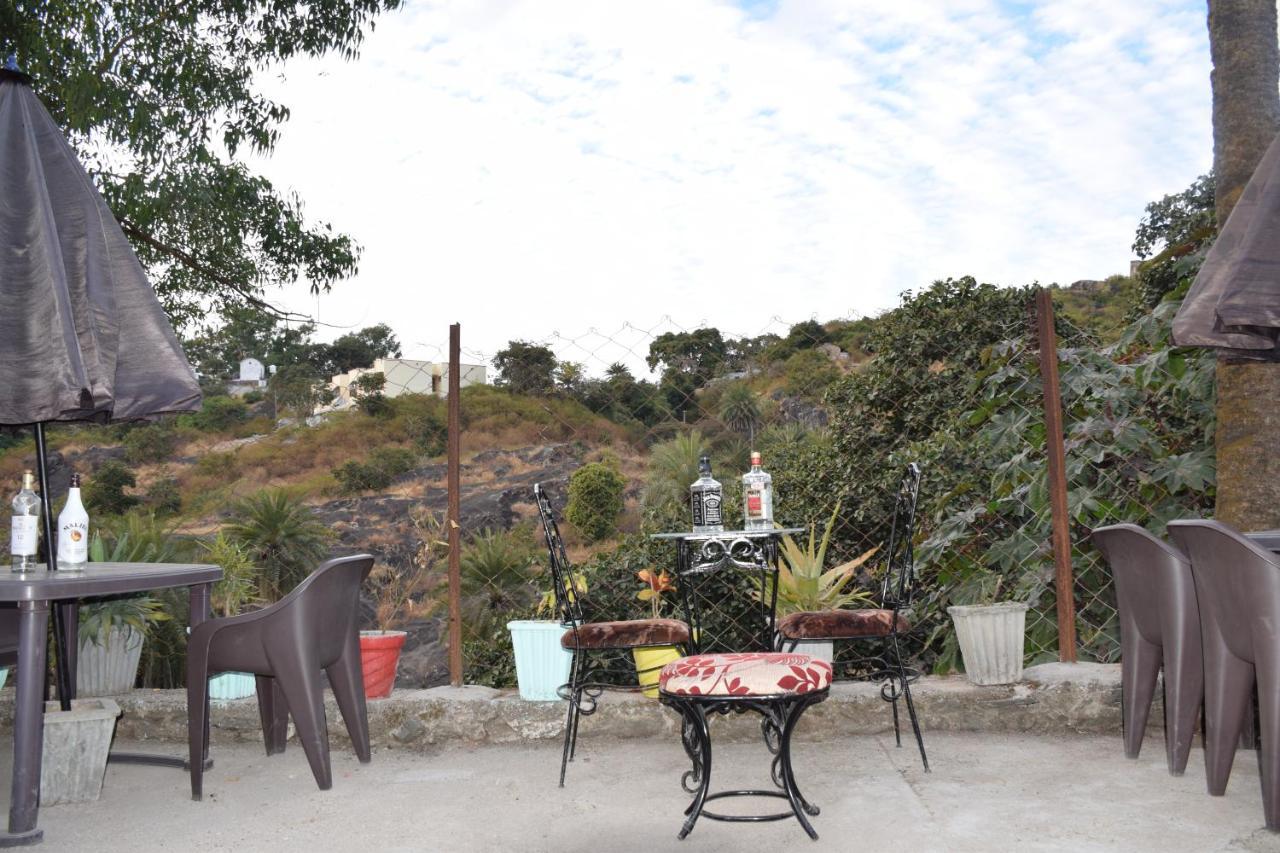 Hotel Deep Valley Mount Abu Exterior photo