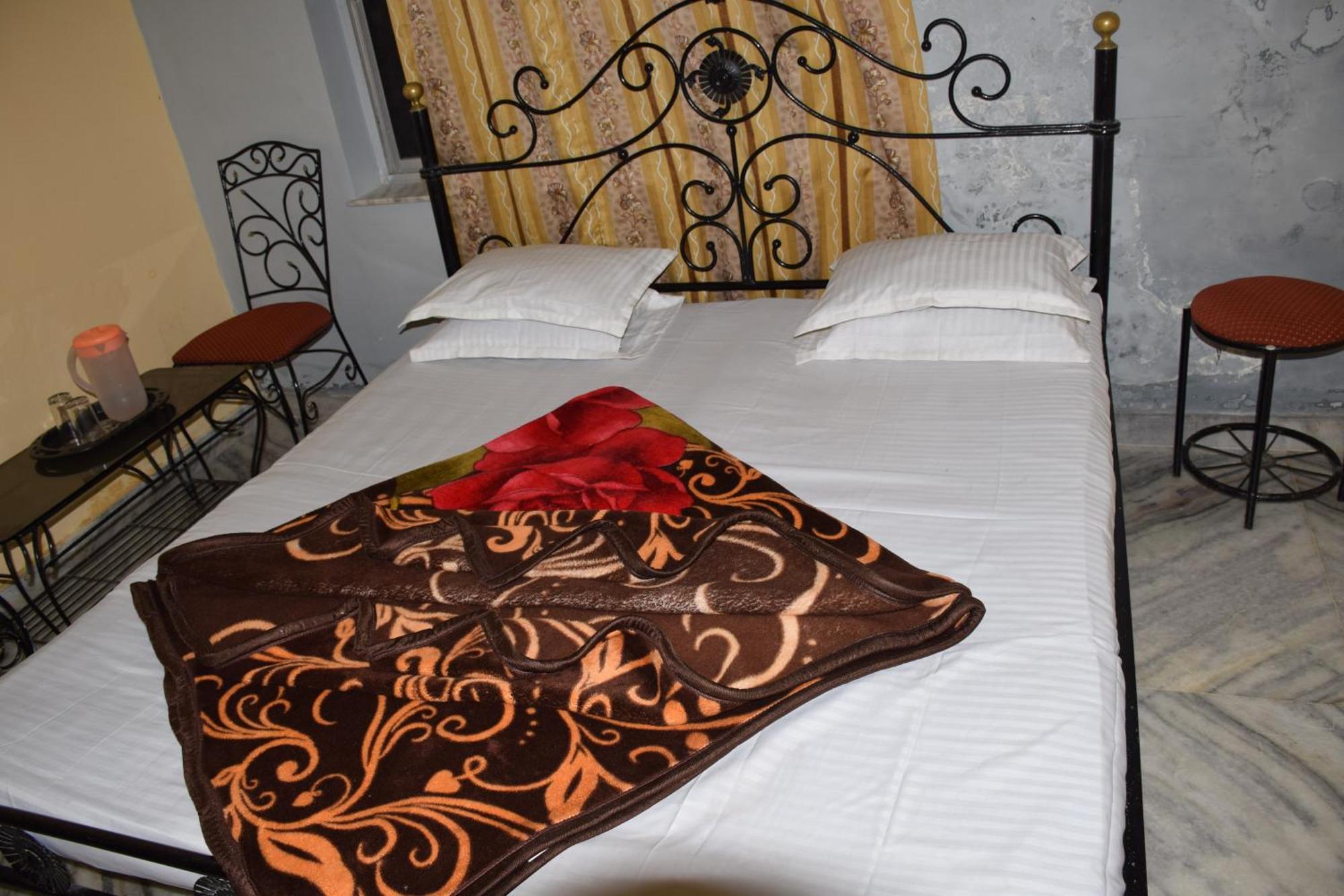 Hotel Deep Valley Mount Abu Exterior photo